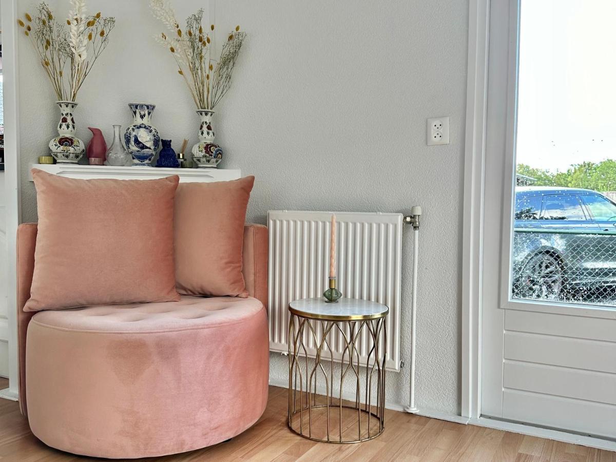 Gezellig Chalet Met 2 Slaapkamers En Zicht Op Het Water Erm Eksteriør billede