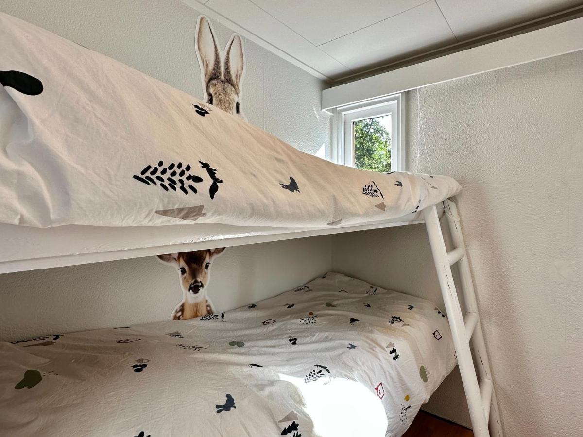 Gezellig Chalet Met 2 Slaapkamers En Zicht Op Het Water Erm Eksteriør billede