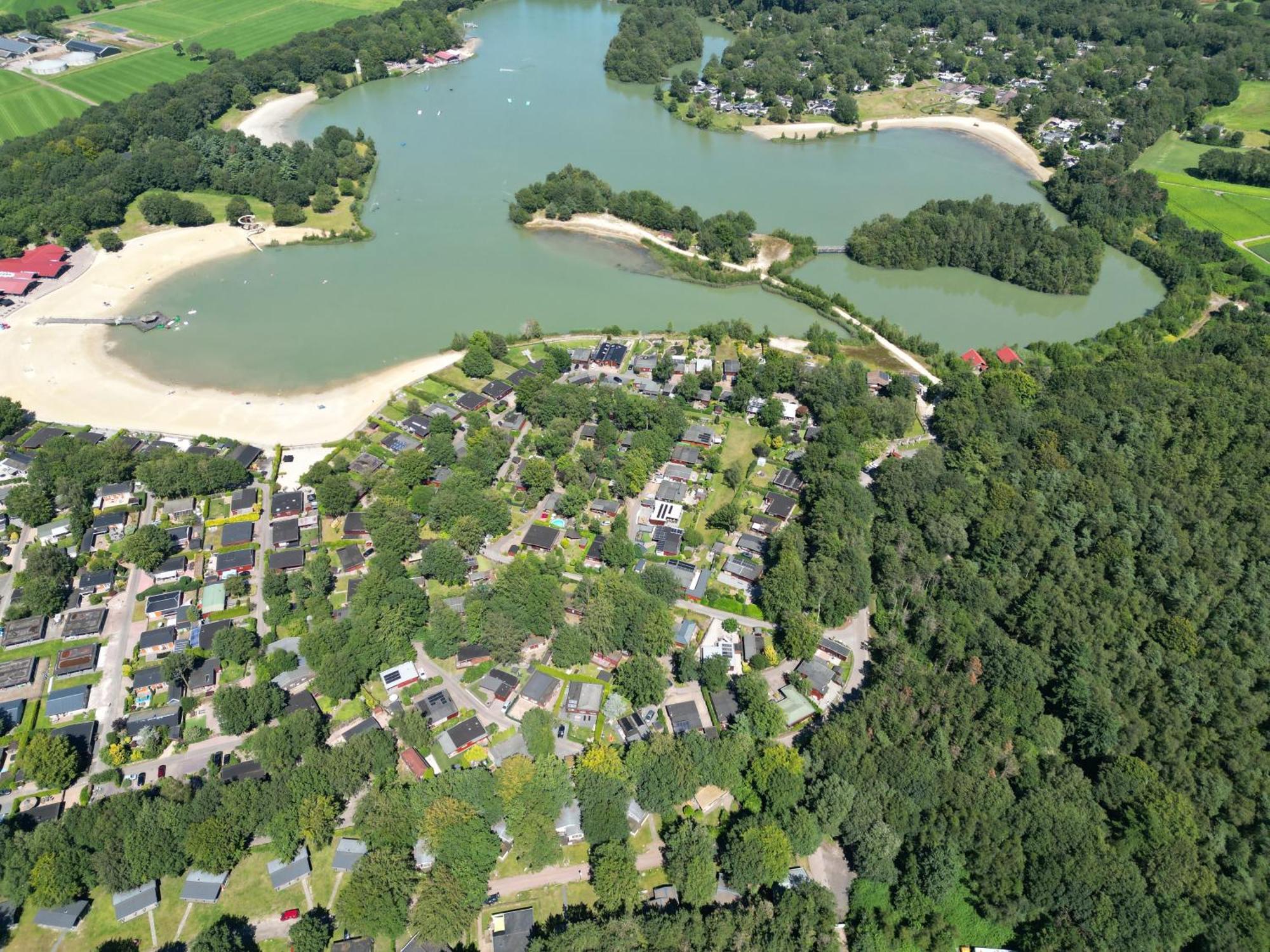 Gezellig Chalet Met 2 Slaapkamers En Zicht Op Het Water Erm Eksteriør billede