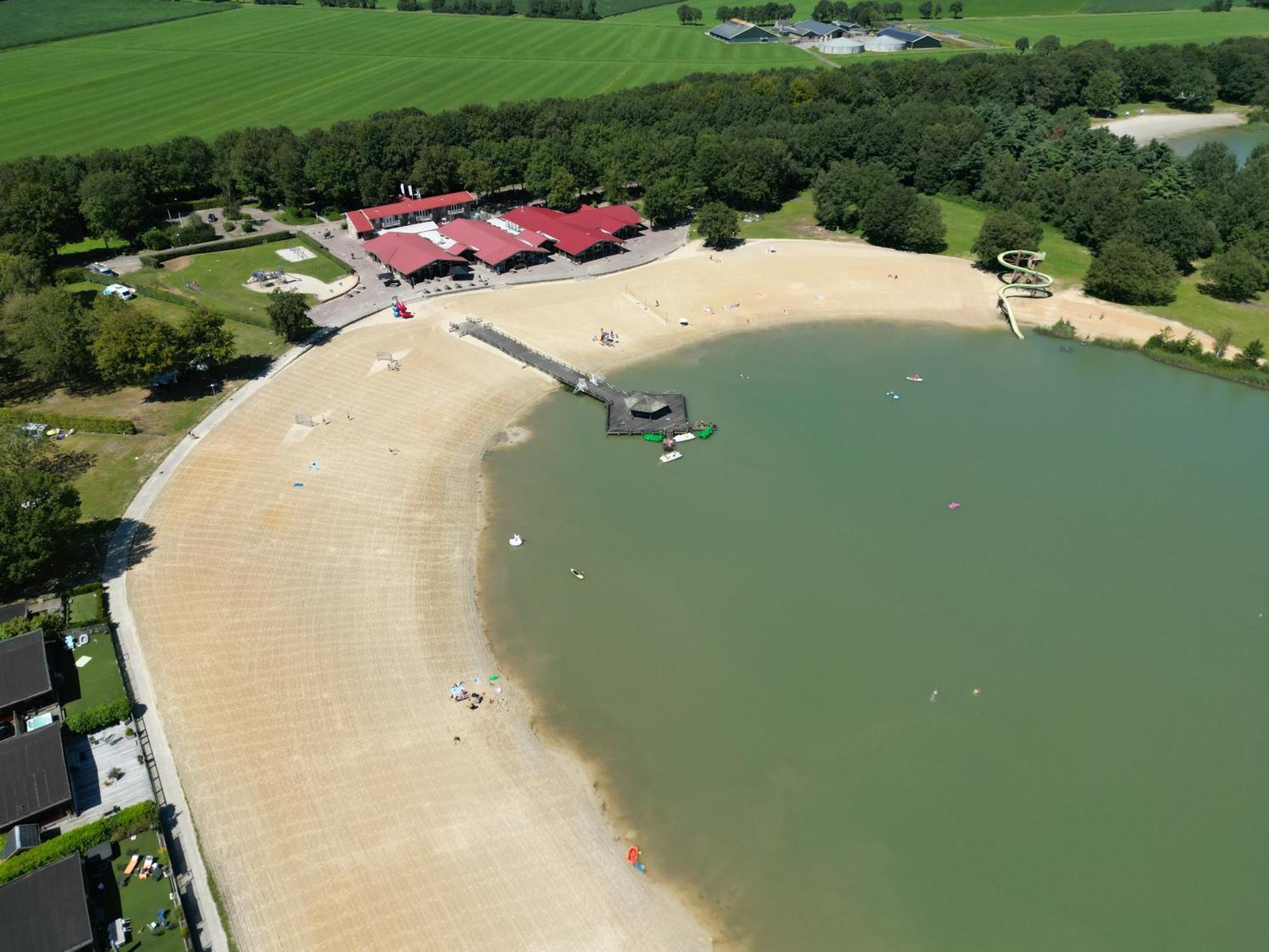 Gezellig Chalet Met 2 Slaapkamers En Zicht Op Het Water Erm Eksteriør billede