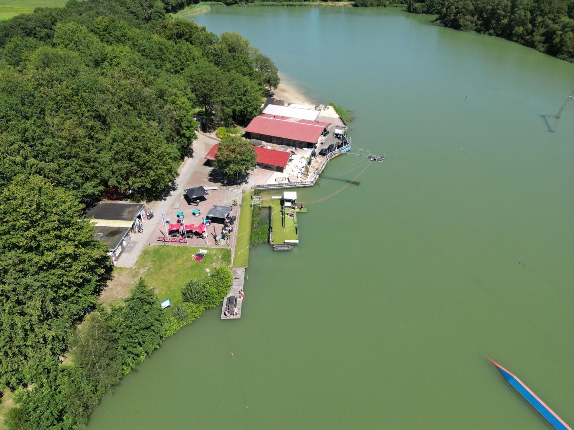 Gezellig Chalet Met 2 Slaapkamers En Zicht Op Het Water Erm Eksteriør billede